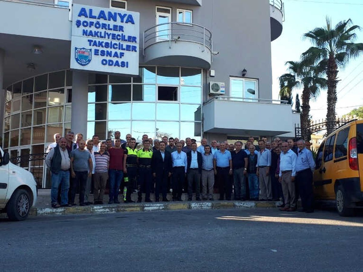 Polis, Yeni Trafik Kanunu Hakkında Sürücülere Bilgiler Verdi
