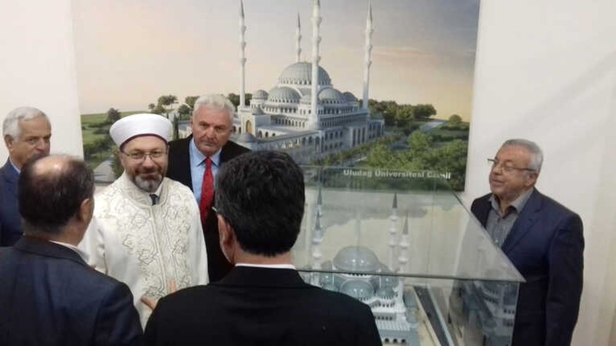 Prof. Dr. Ali Erbaş\'tan, Uludağ Üniversitesinde Yapımı Devam Eden Yeni Camiyi Ziyaret