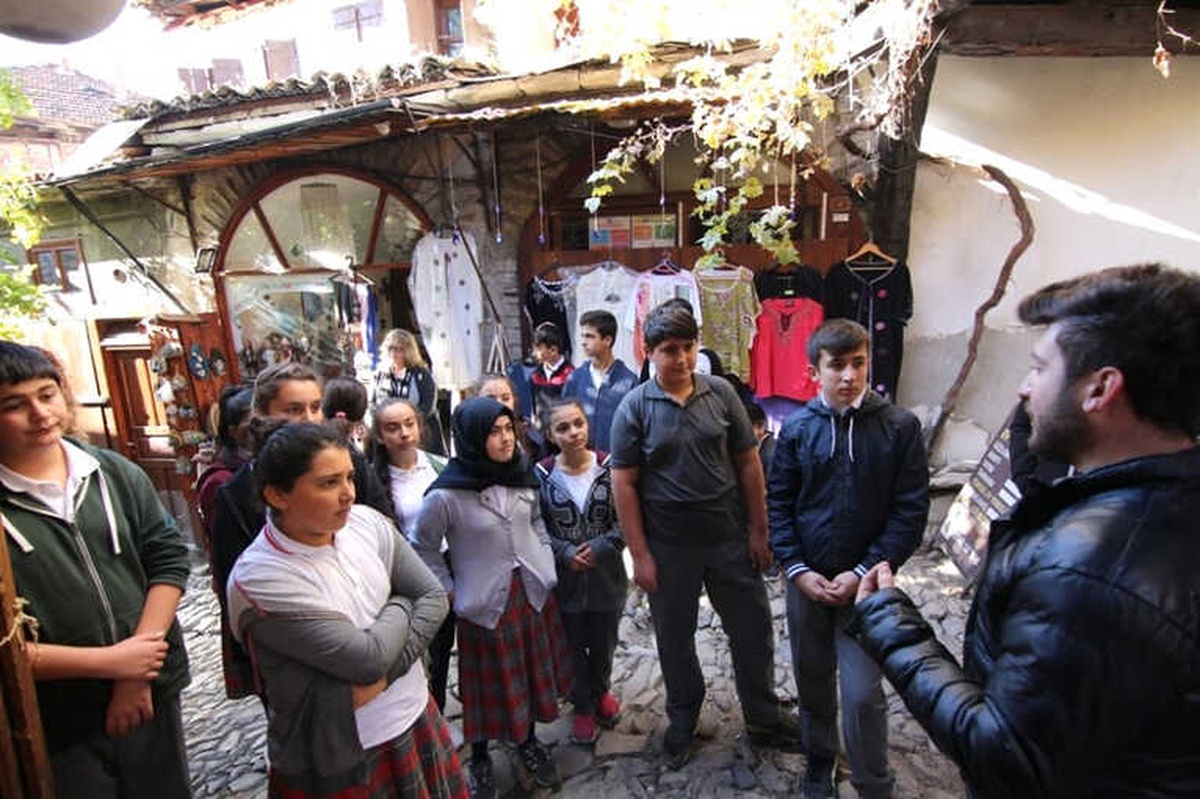 Safranbolulu Öğrencilere Yaşadıkları Şehrin Tarihi Anlatılıyor