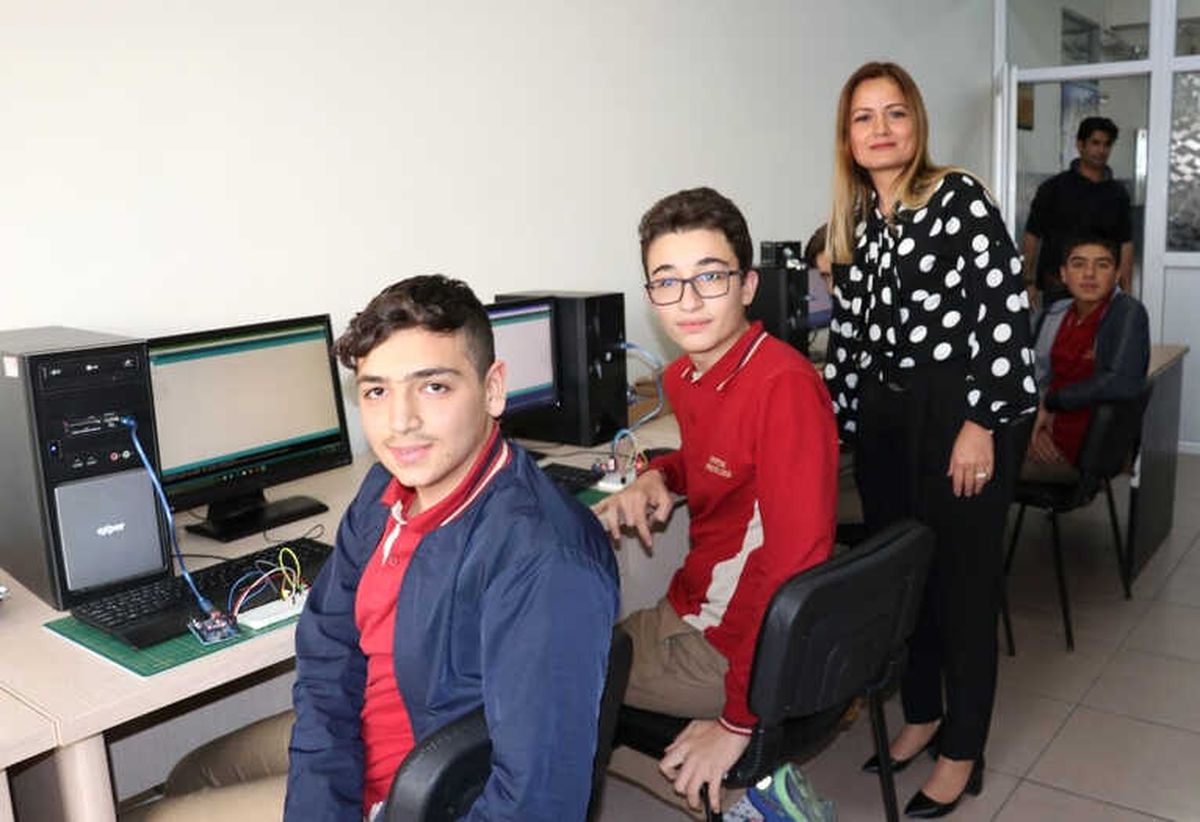 Şiddet Gören Doktordan Eğitime Anlamlı Destek