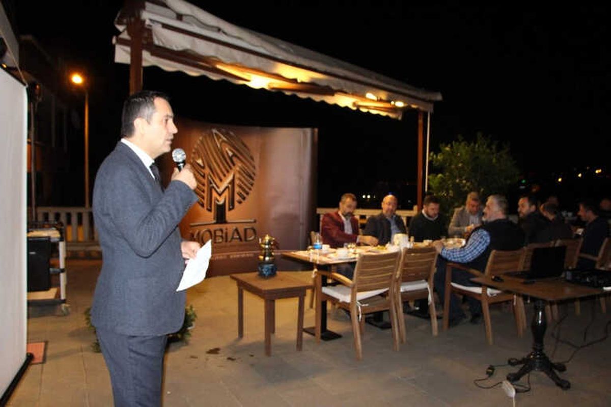 Trabzon\'da Mobilyacı İş Adamları Yemekte Buluştu