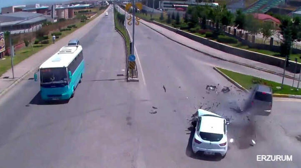 Trafik Kazaları Kameraya Yansıdı