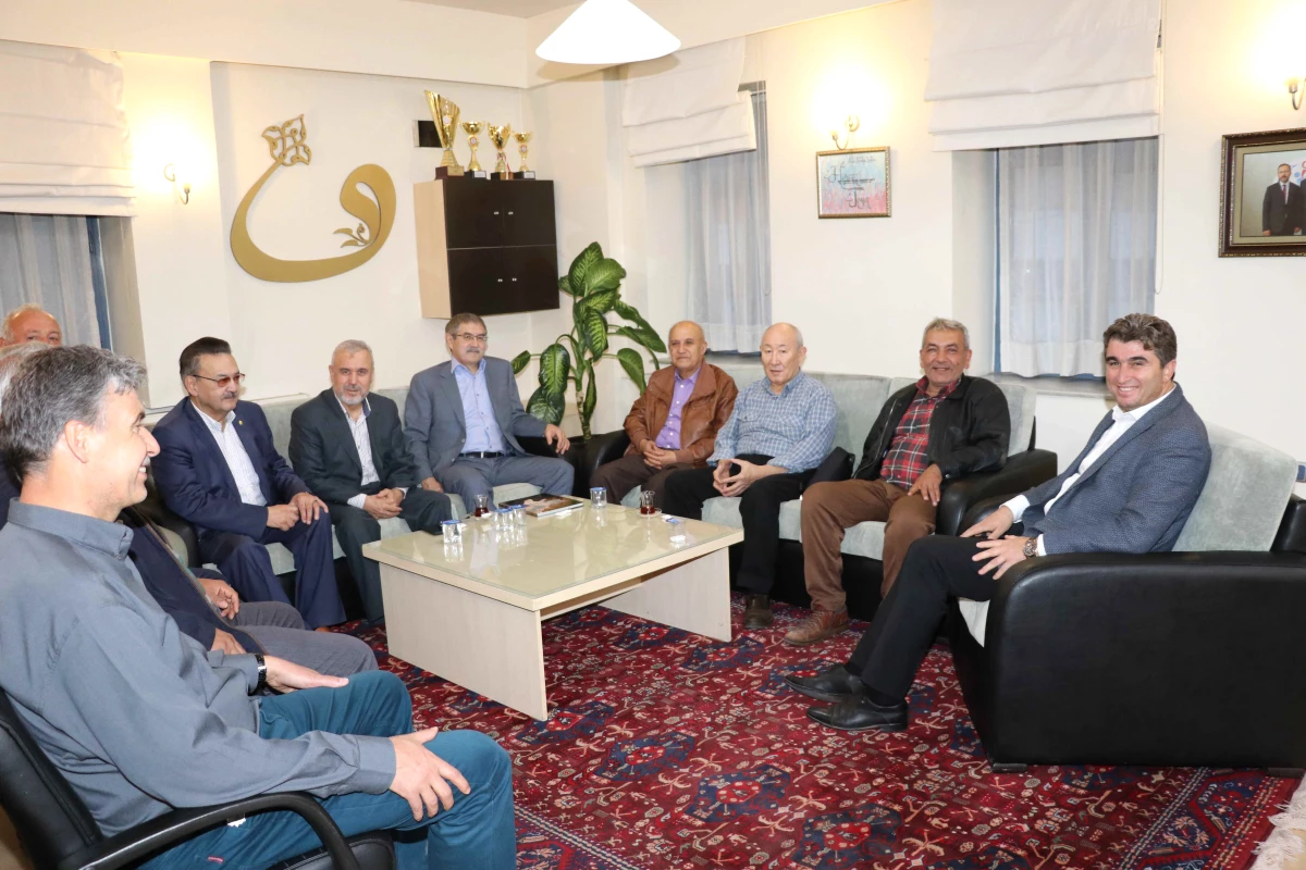 Türk Dünyası Parlamanterler Vakfı\'ndan Başkan Tosun\'a Ziyaret