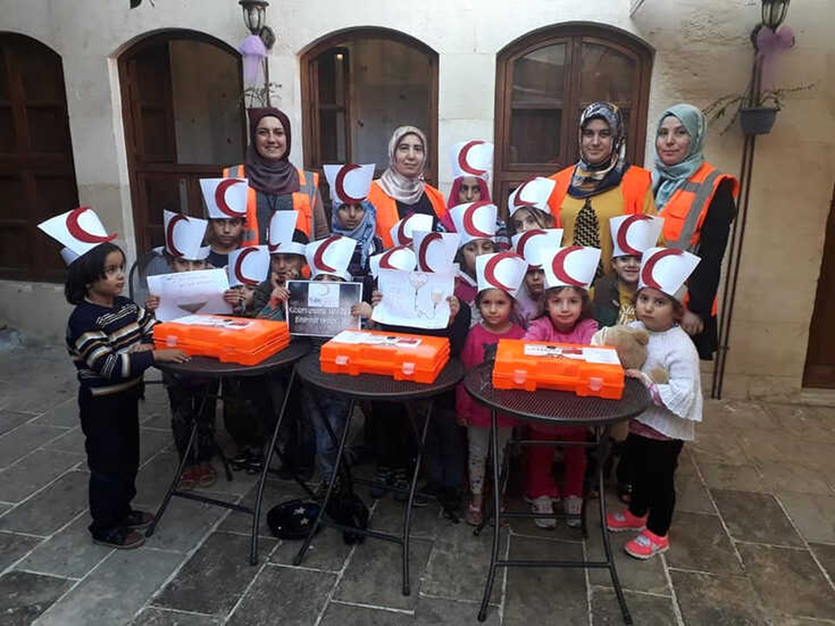 Türk ve Suriyeli Çocuklar Kızılay\'ın Etkinliğine Katıldı