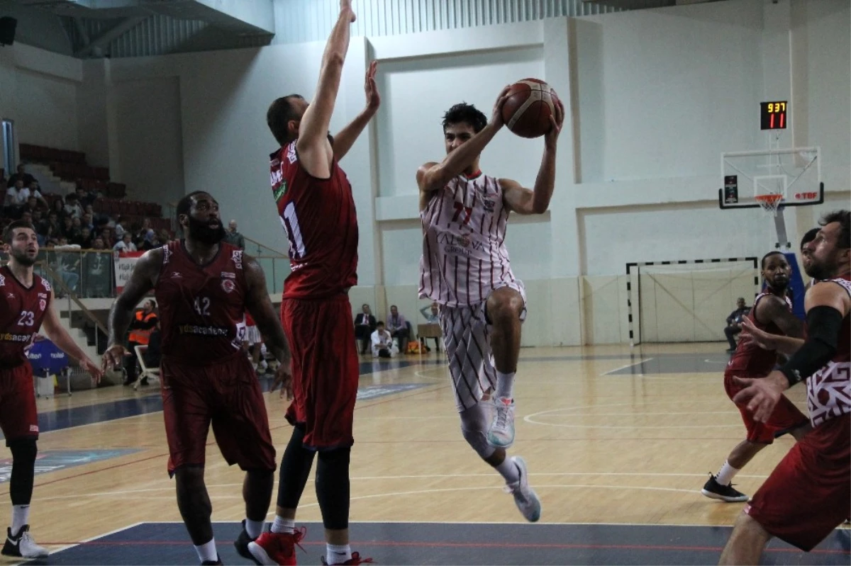 Türkiye Basketbol Ligi: Yalova Belediyespor: 118 - Karesispor: 122