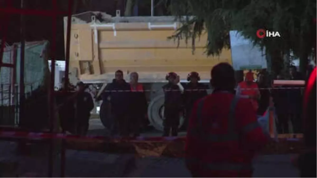 Ümraniye\'de Çöken Metro İnşaatında 1 Kişinin Yeri Tespit Edildi