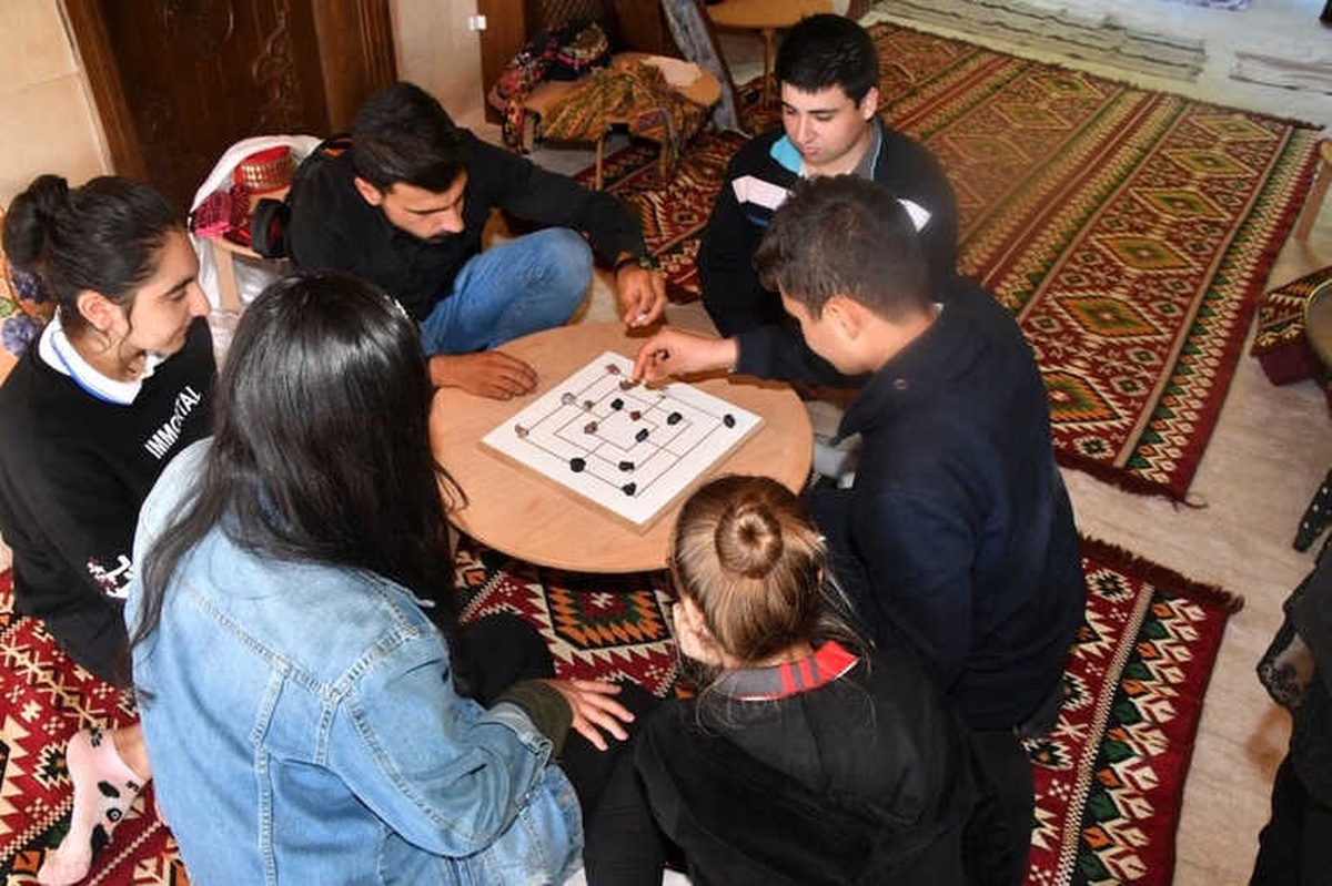 Unutulmaya Yüz Tutmuş Oyunlar Oynandı