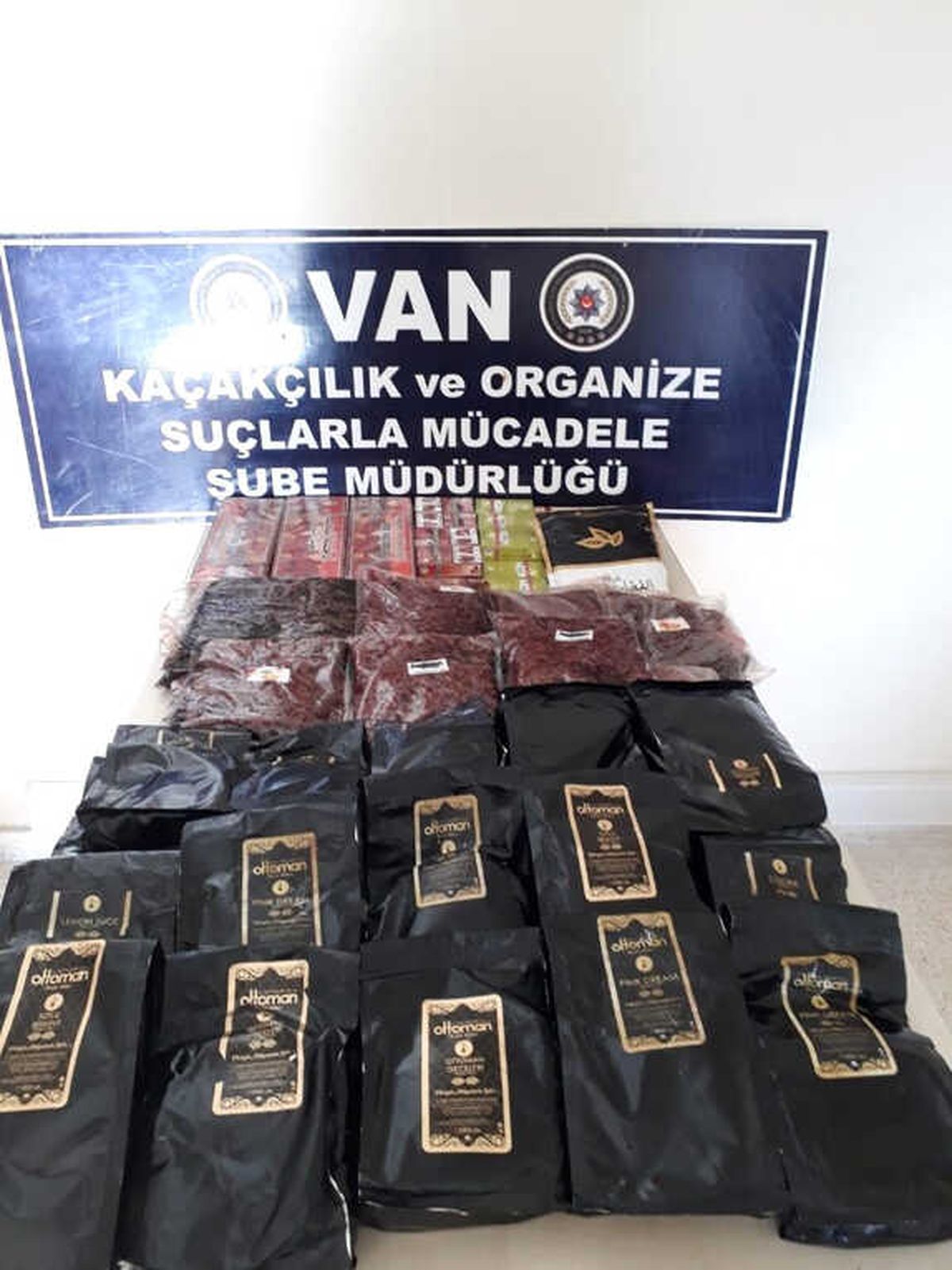 Van\'da Kaçak Nargile Tütünü Ele Geçirildi