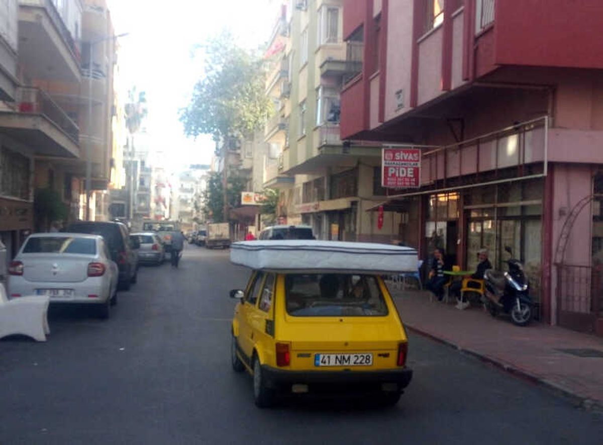 Yatak Tavanlı Otomobil