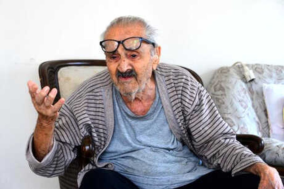 92 Yaşında Şiir Yazıyor
