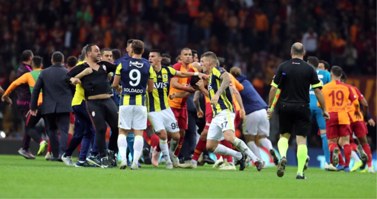 Ahmet Çakar, Fenerbahçeli Futbolculara Saldıran Hasan Şaş\'a Ateş Püskürdü: Futboldan Men Edin