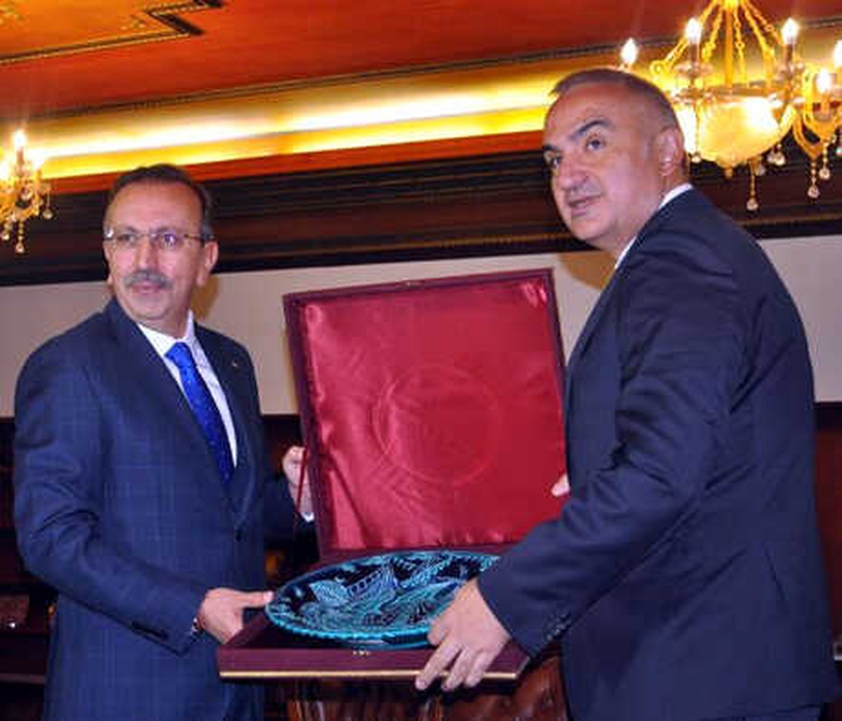 Bakan Ersoy: Peribacalarında Kaçak Yapılara Müsaade Etmeyeceğiz
