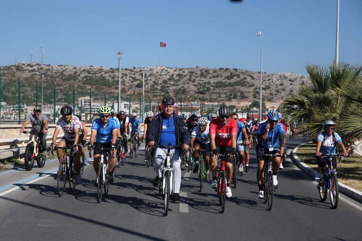 Çeşmeli 140 Çocuk Bisiklet Sevinci Yaşadı
