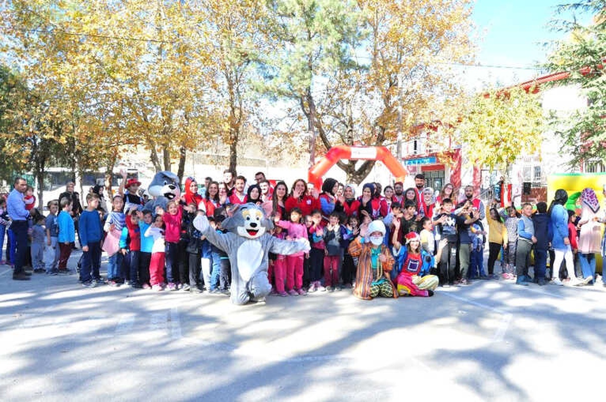 Dağ Yöresi Öğrencileri Kızılay\'ı Öğrendi