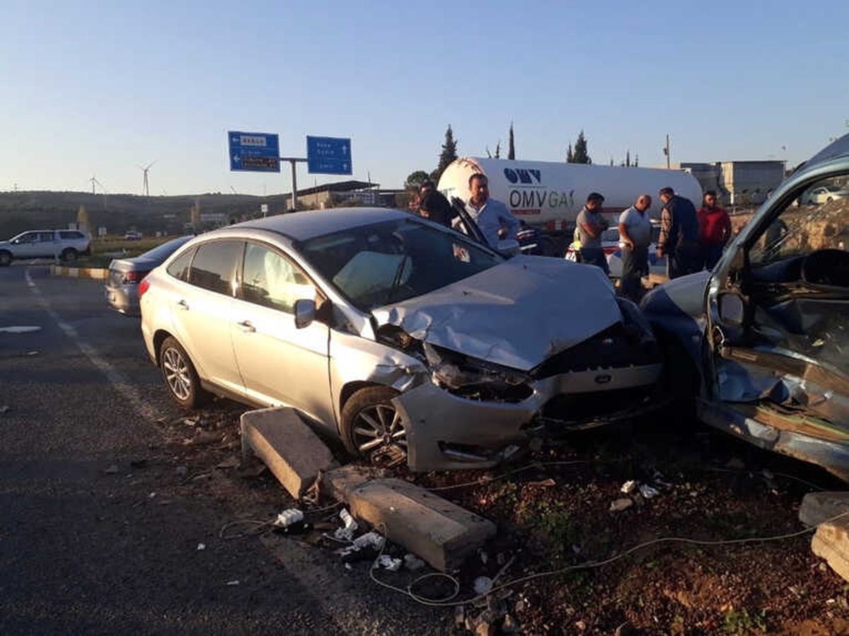Didim-Söke Yolunda Kaza;5 Yaralı