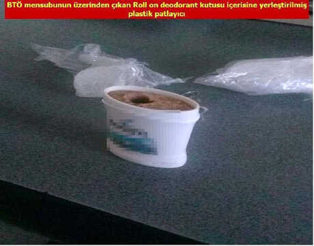 Diyarbakır\'da Yakalanan PKK\'lıların Deodorant Kutusunda Patlayıcı Çıktı