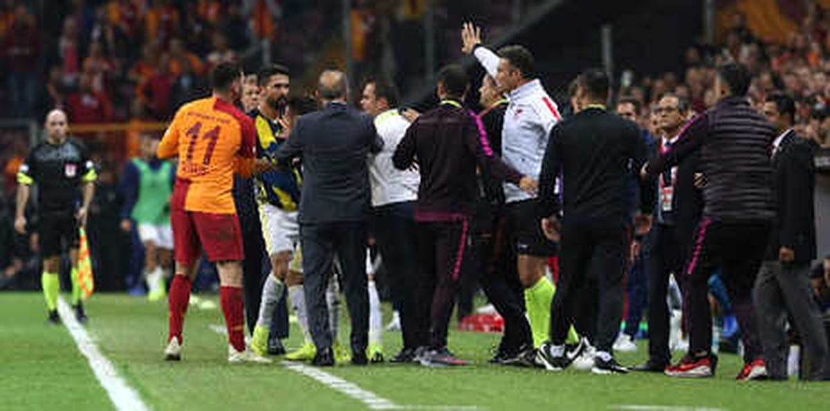 Hasan Şaş ve Hasan Ali Tartıştı!
