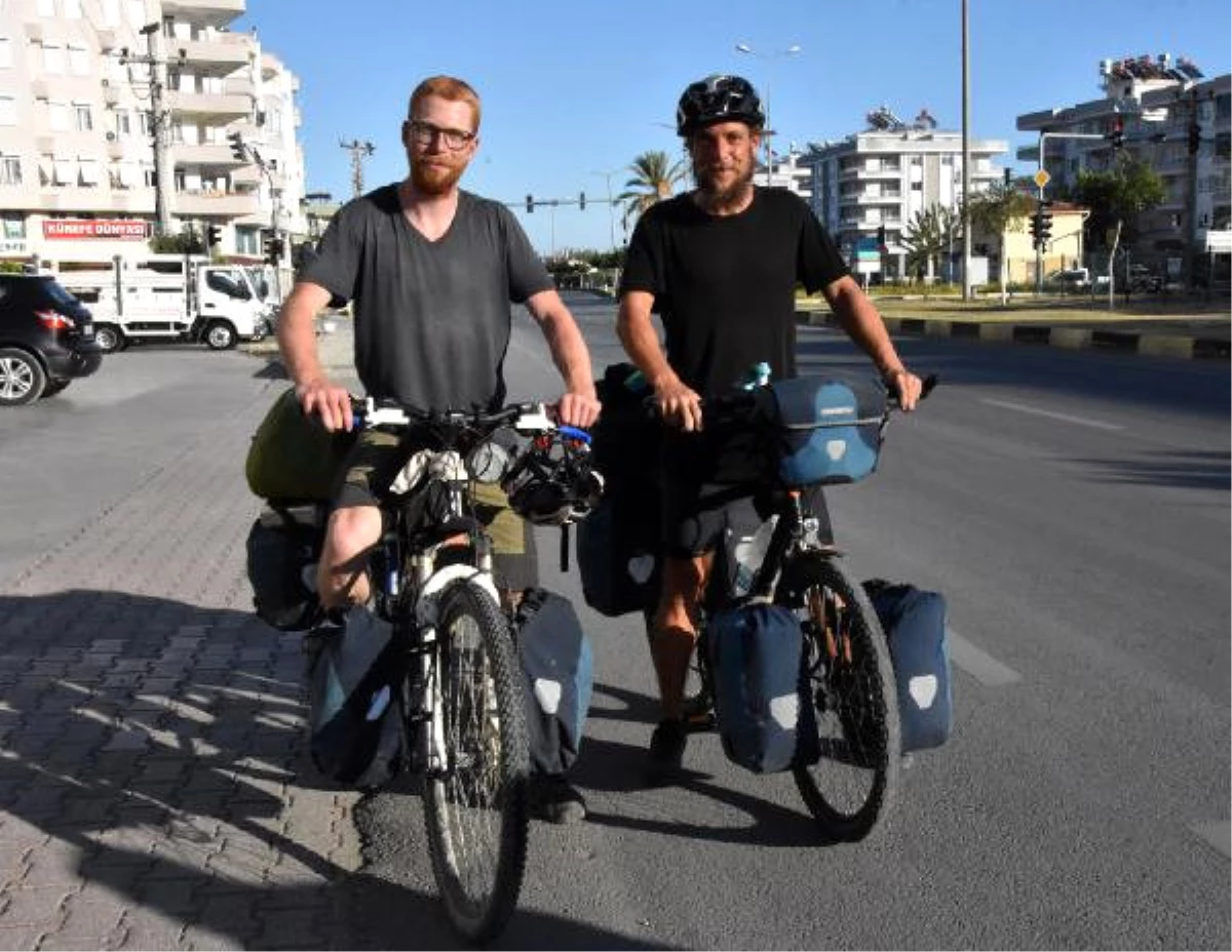 İsviçreli ve Alman Bisikletli Gezginlerin Yolu Türkiye\'de Kesişti