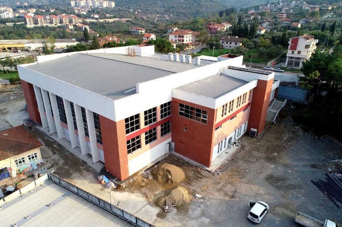 Karamürsel\'de Olimpik Havuz Hazırlanıyor