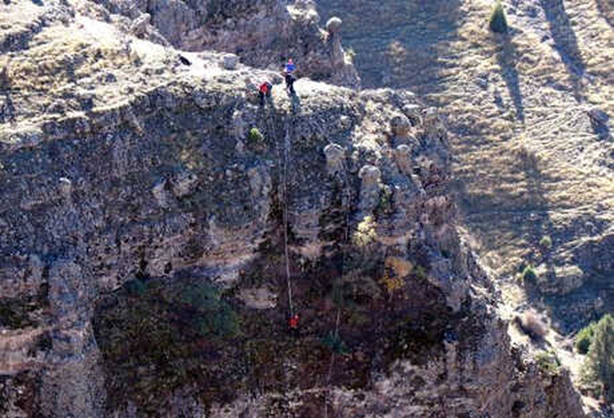 Kayalıklarda 1 Haftadır Mahsur Keçiler İçin Kurtarma Operasyonu