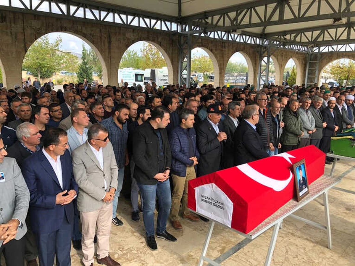 Kıbrıs Gazisi Toprağa Verildi