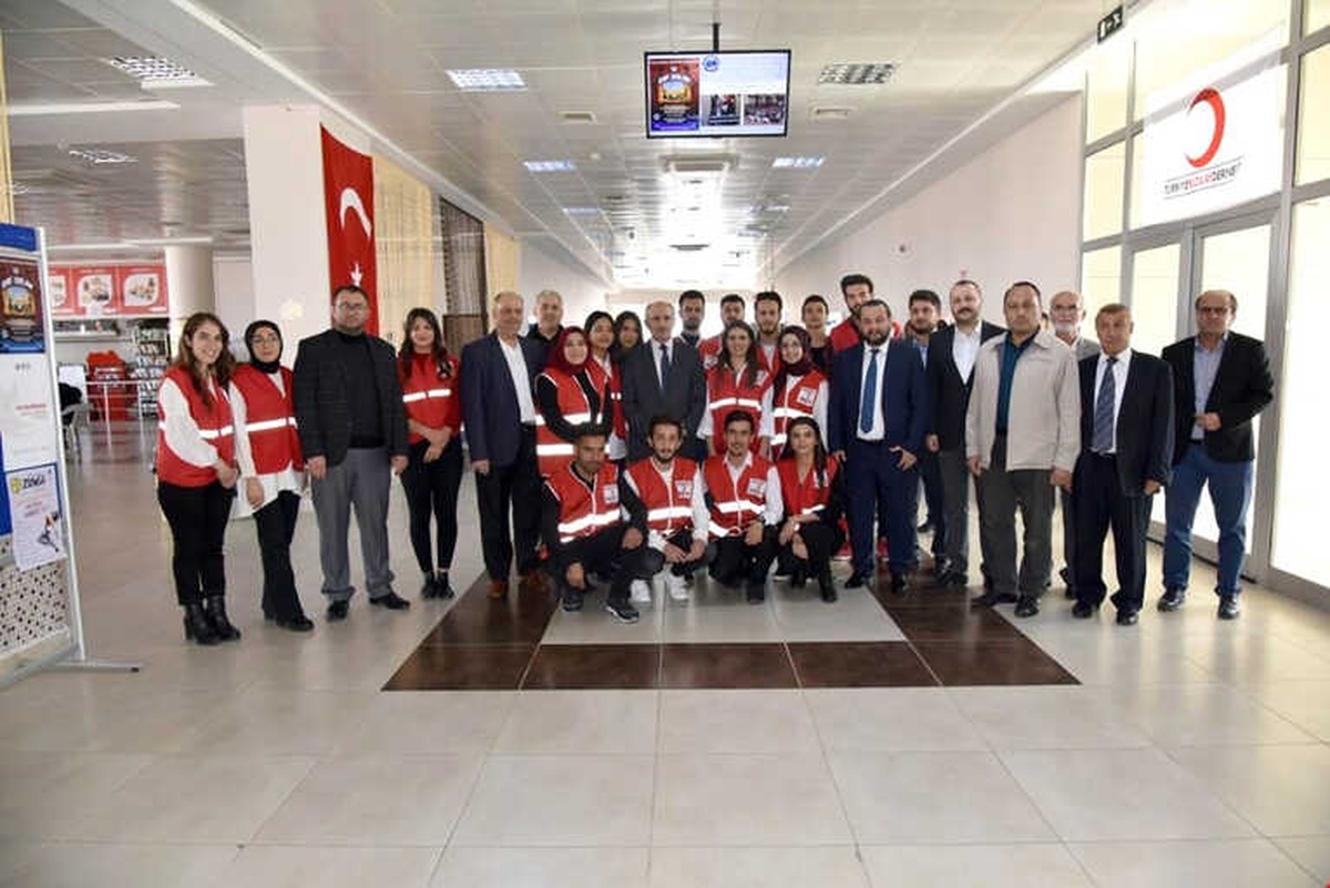 Kmü\'de Kızılay Hilal-i Ahmer Sergisi ve Kan Bağışı Kampanyası Düzenlendi