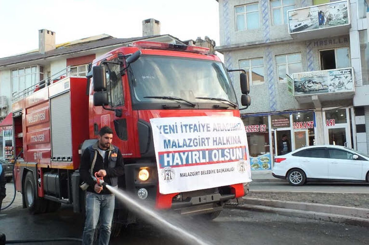 Malazgirt Belediyesi\'ne Modern İtfaiye Aracı