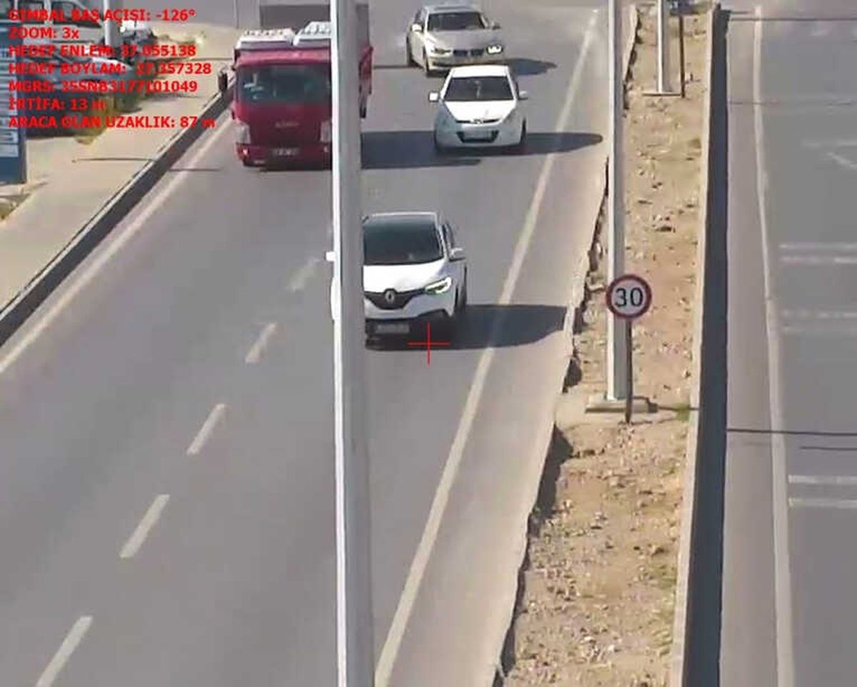 Polisi Görünce Emniyet Kemeri Takan Sürücüler Bir Anda Neye Uğradığını Şaşırdı