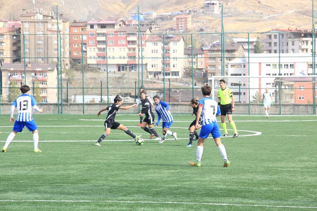 Tff Kadınlar 1. Lig: Hakkari Gücü: 1 - Beşiktaş: 1