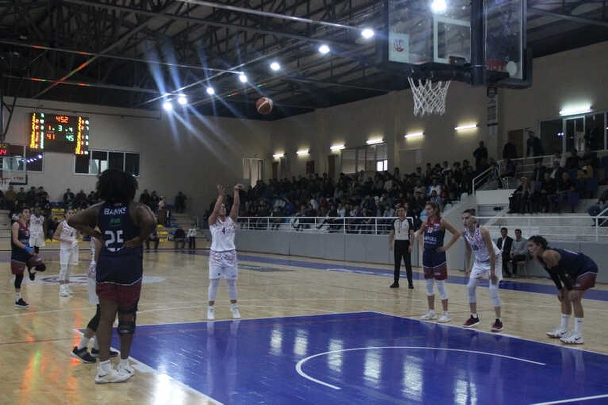 Türkiye Kadınlar Basketbol 1. Ligi: Elazığ İl Özel İdare: 75 - İstanbulgücü: 65