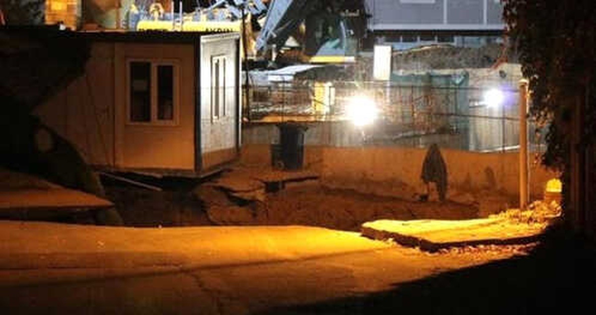 Ümraniye\'de Metro Çalışmasının Sürdüğü Yol Çöktü