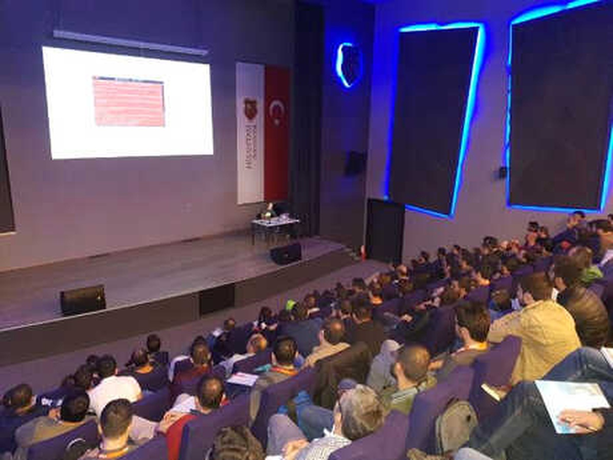 Yazılım Sektöründeki Son Gelişmeler Nişantaşı Üniversitesi\'nde Konuşuldu