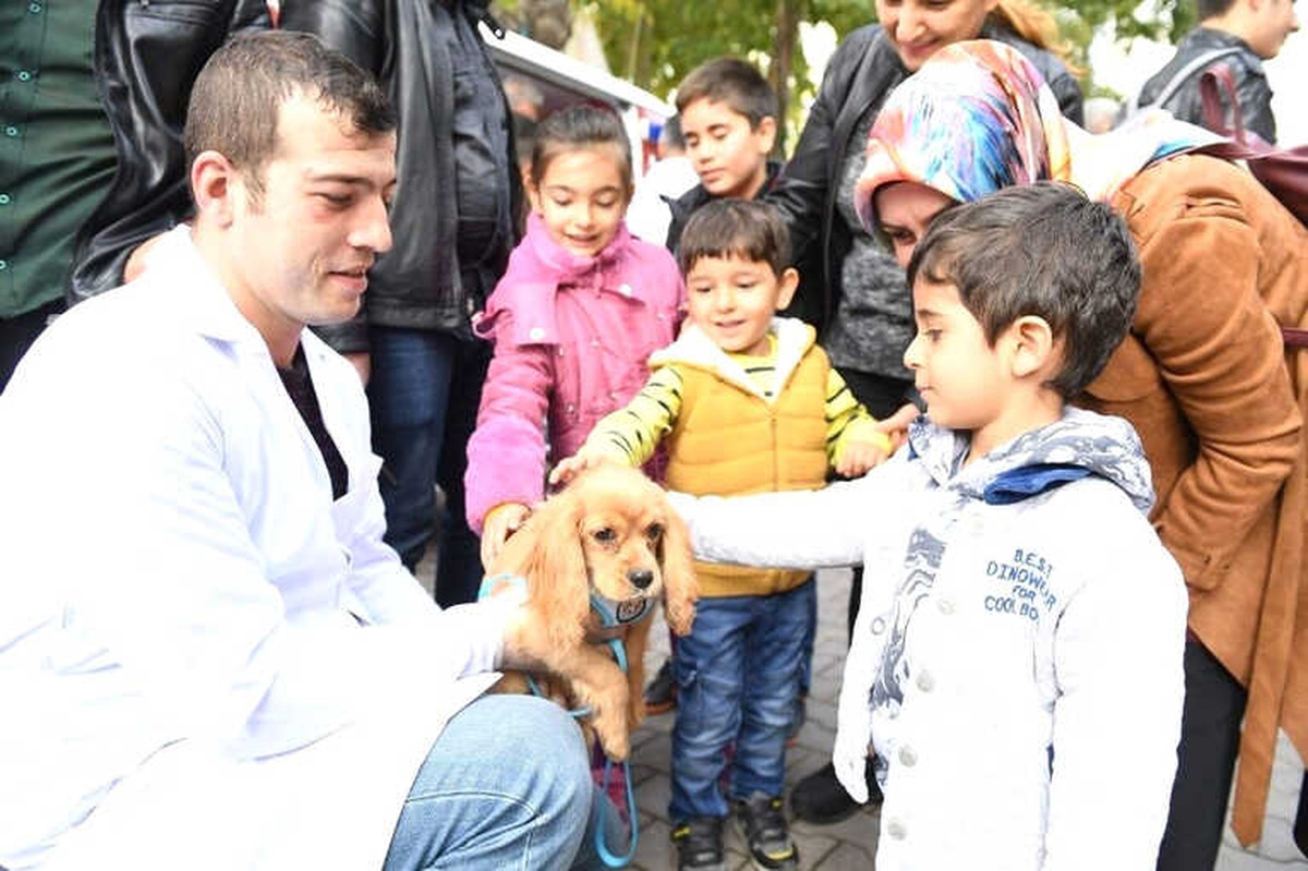 Yeşilyurt Belediyesinin \'Kalbimiz Sokakta Atıyor\' Etkinliğine Büyük İlgi