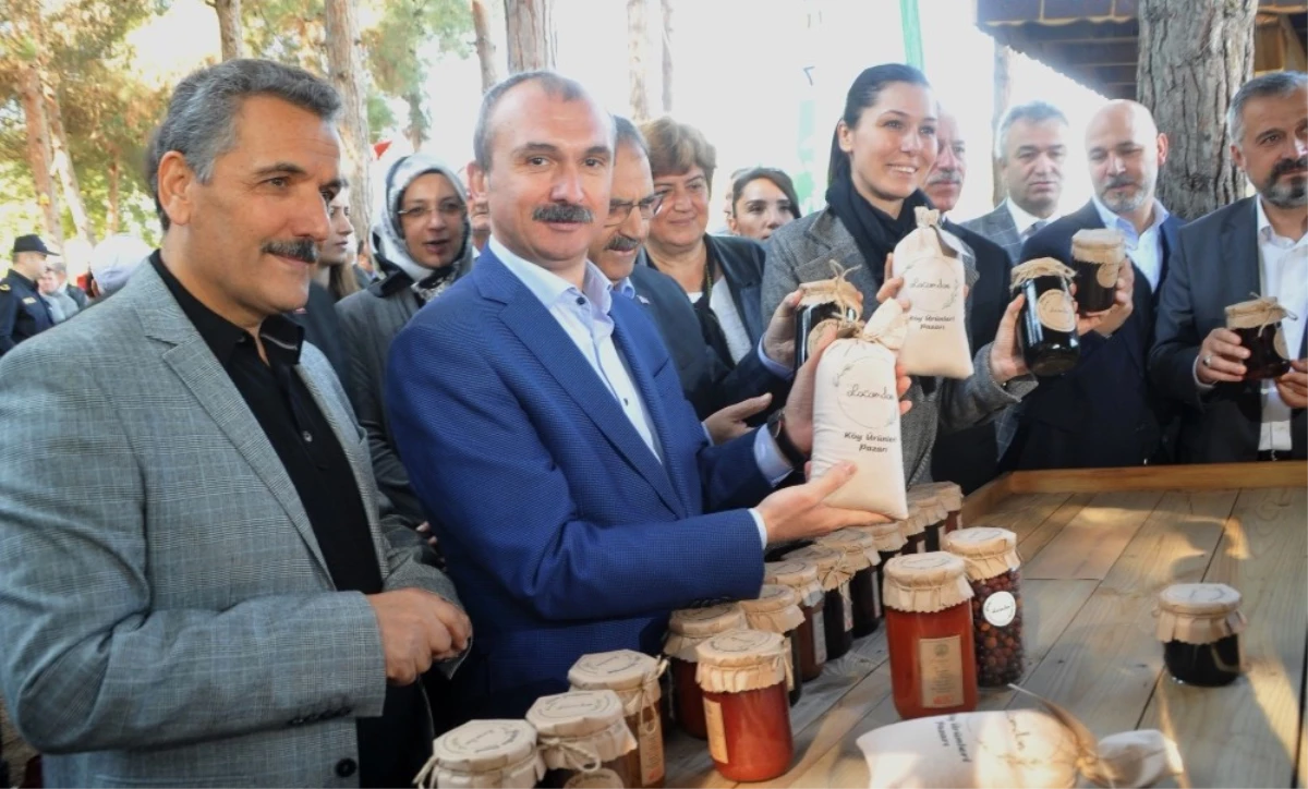 Alaçam\'da Köy Ürünleri Pazarı Açıldı