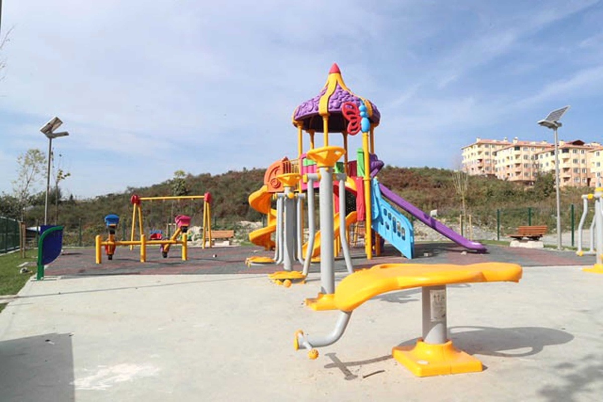 Arnavutköy\'ün Parkları Güneş Enerjisiyle Aydınlanacak