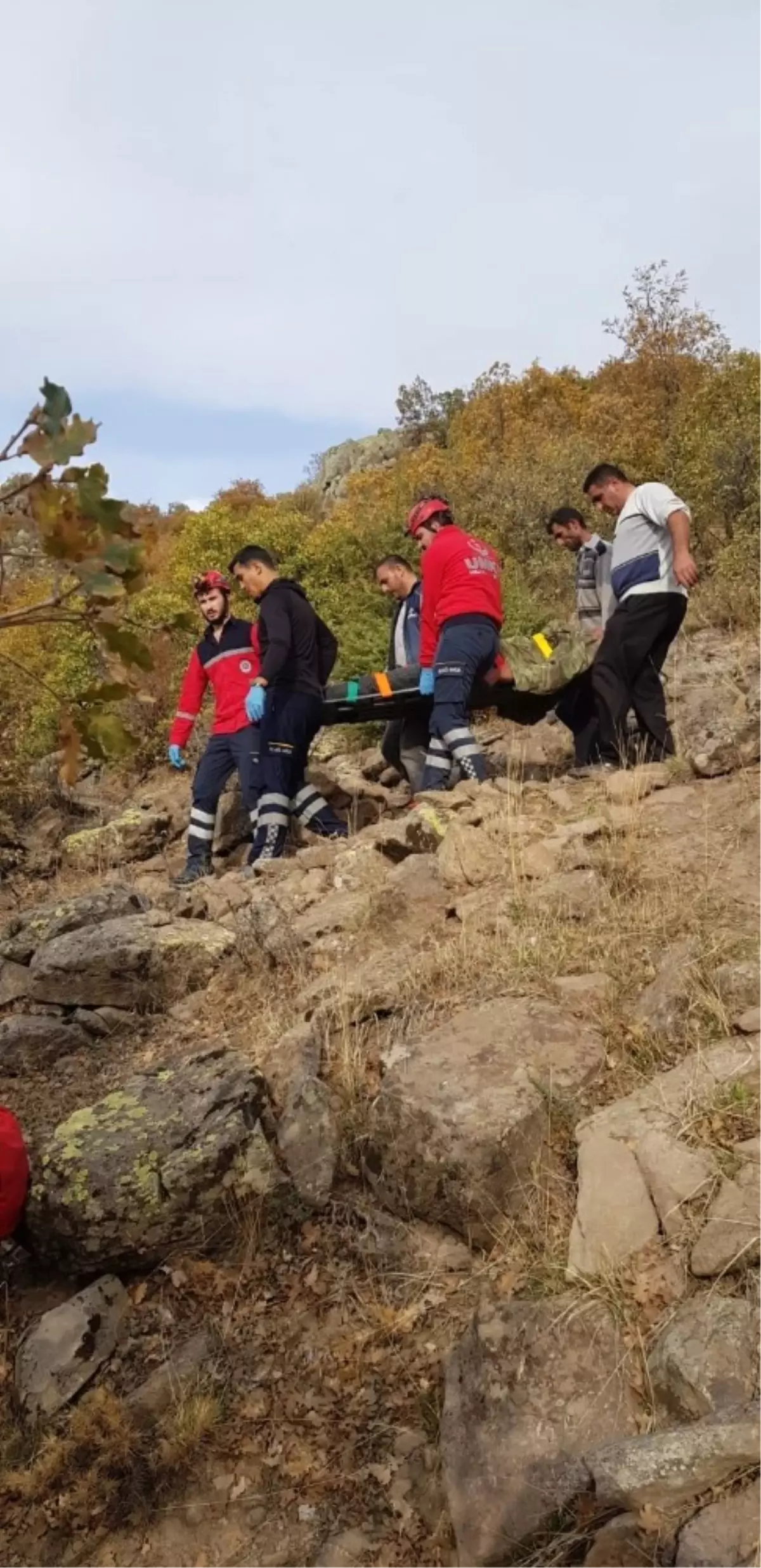 Ayağı Kırılan Çoban Umke Ekipleri Tarafından Kurtarıldı