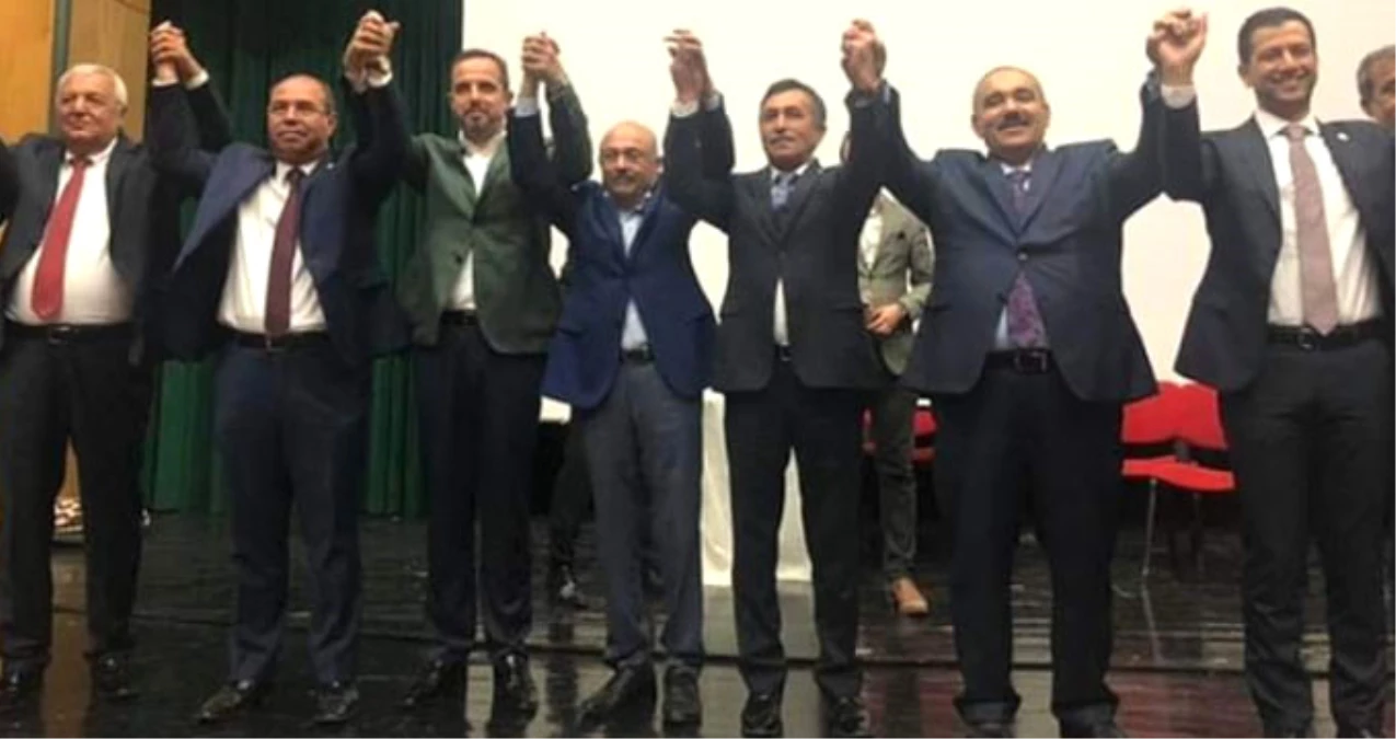 CHP\'li Belediye Başkanı, İstifa Edip AK Parti\'ye Katıldı
