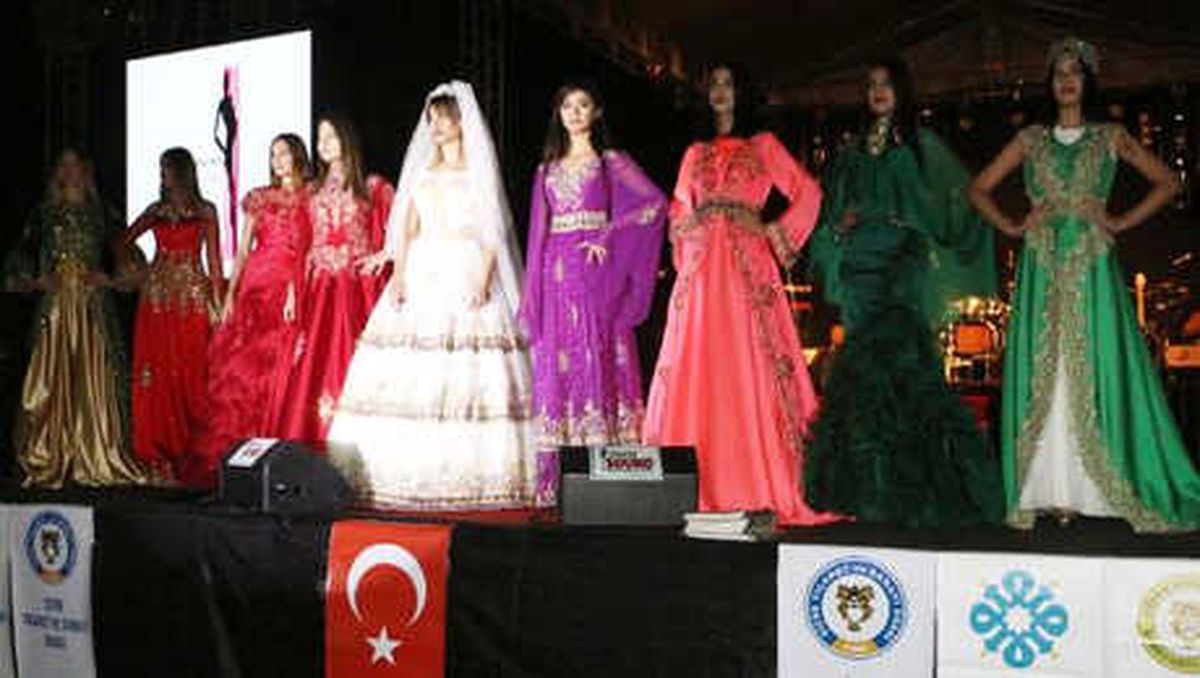 Cizre\'de İlk Defile ve Ferhat Göçer Konseri