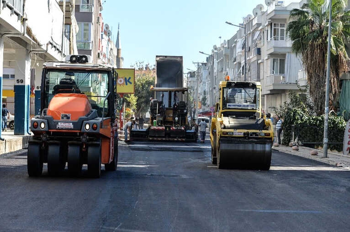 Cumhuriyet Mahallesi\'nde Asfalt Çalışması