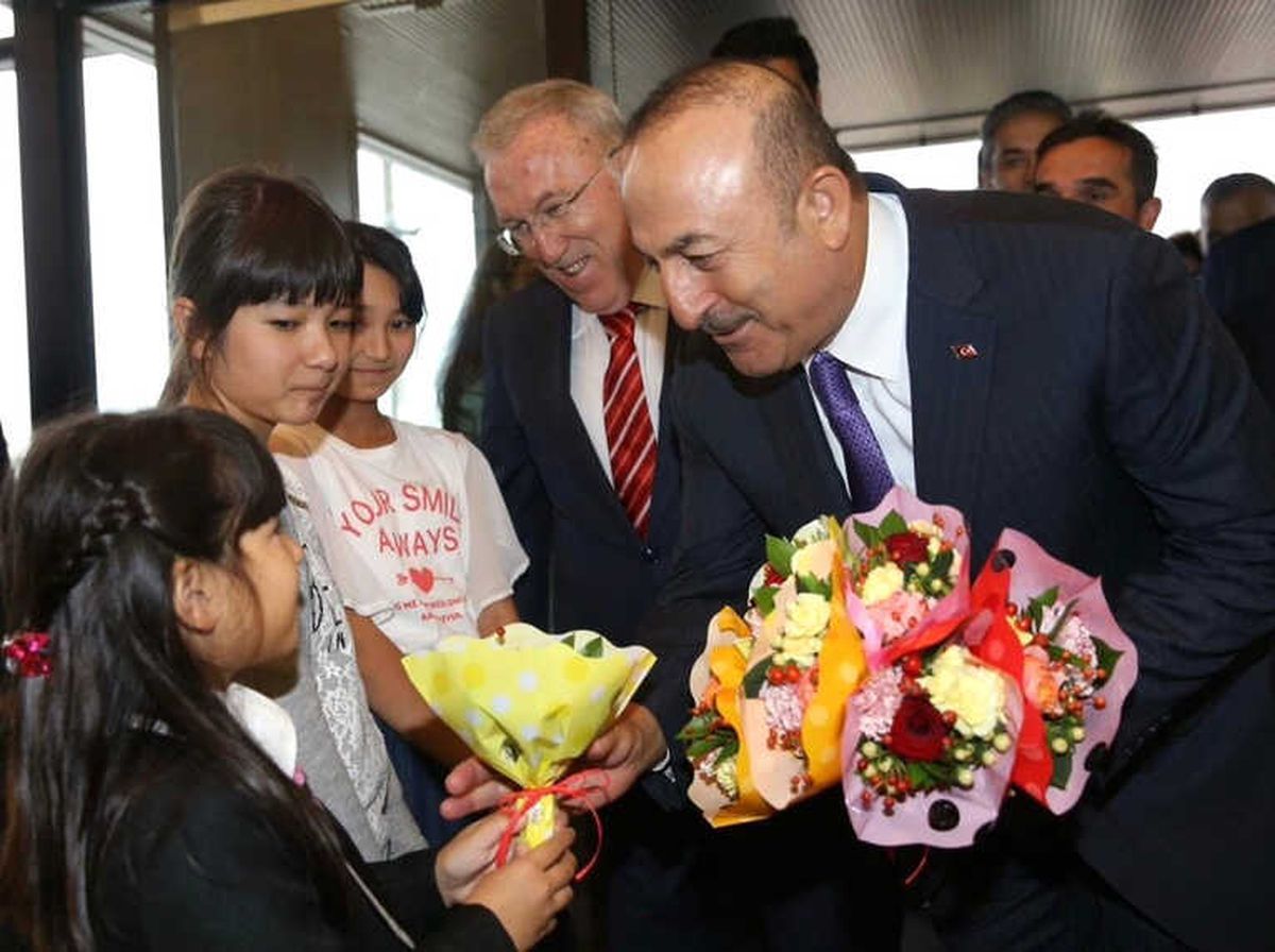 Dışişleri Bakanı Çavuşoğlu Japonya\'da Türk Vatandaşlarıyla Buluştu