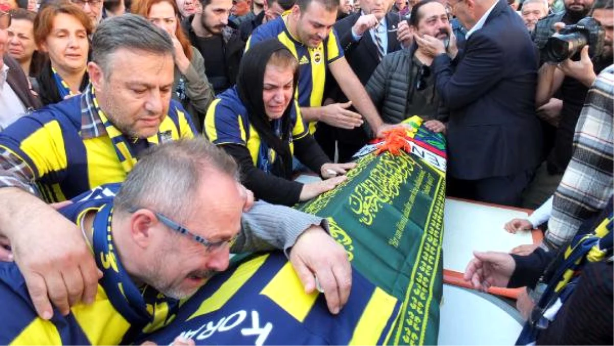 Fenerbahçe Taraftarı Koray İçin Evinin Önünde Helallik Alındı