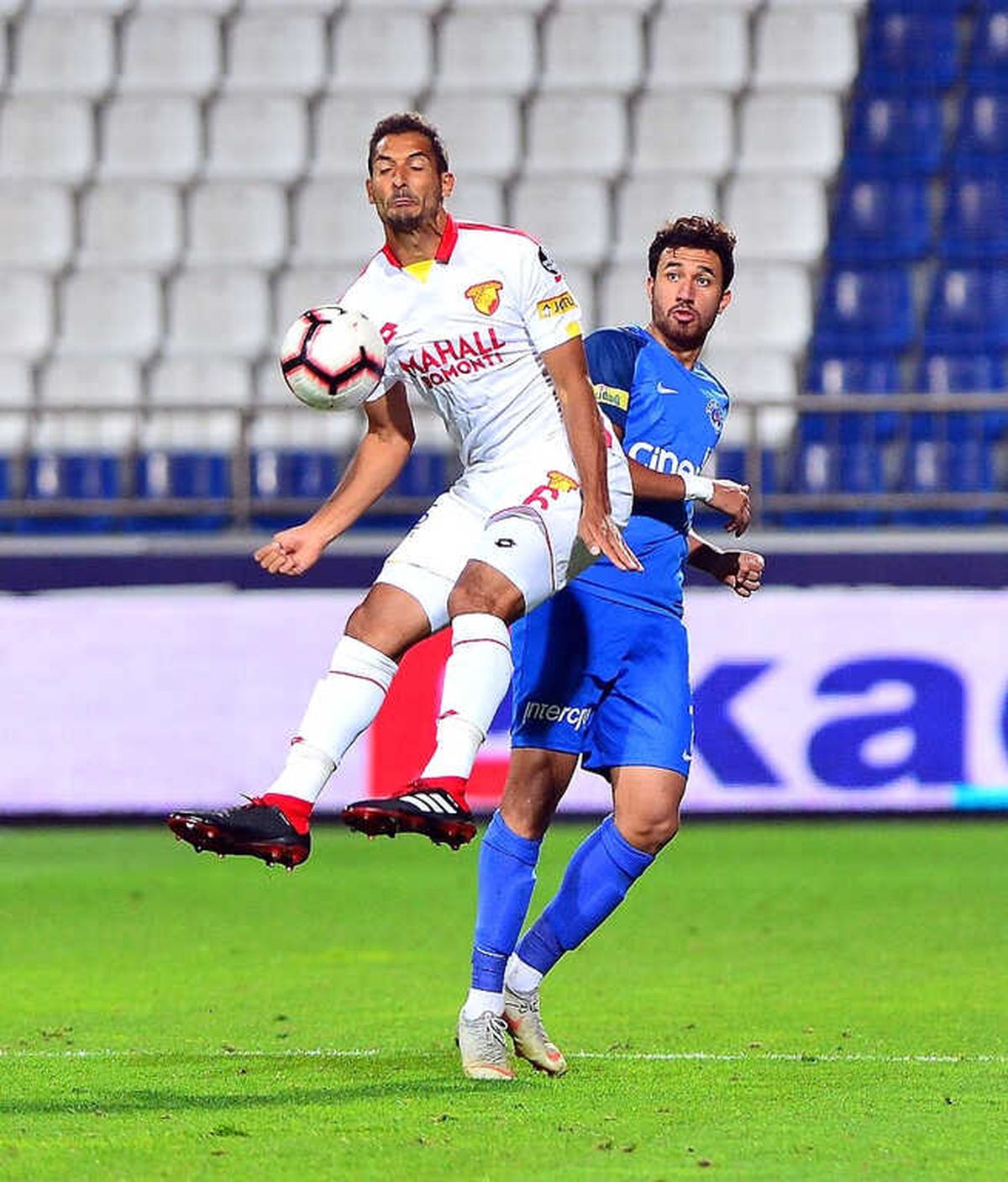 Göztepe Çıkış Arıyor