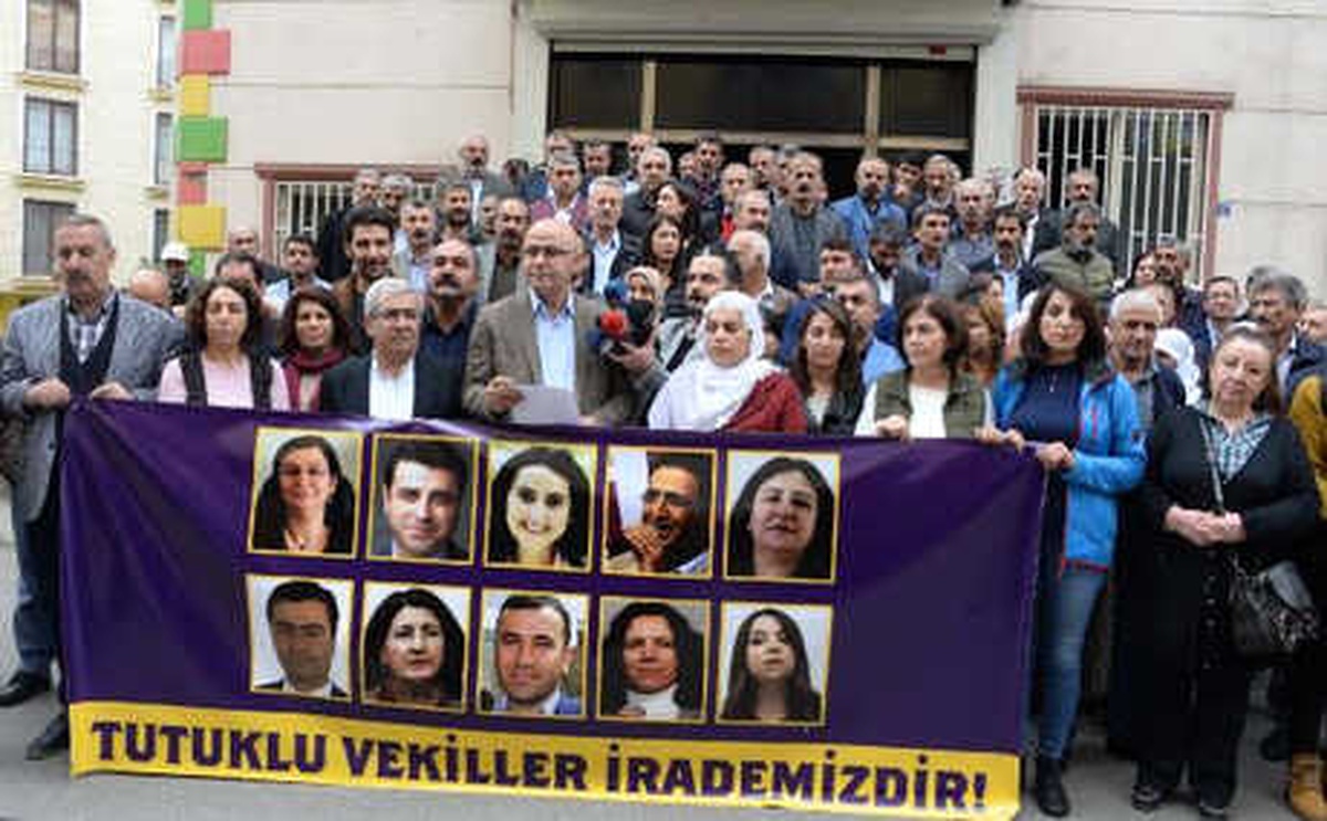 Hdp\'den 4 Kasım Gözaltılarının Yıl Dönümünde Açıklama