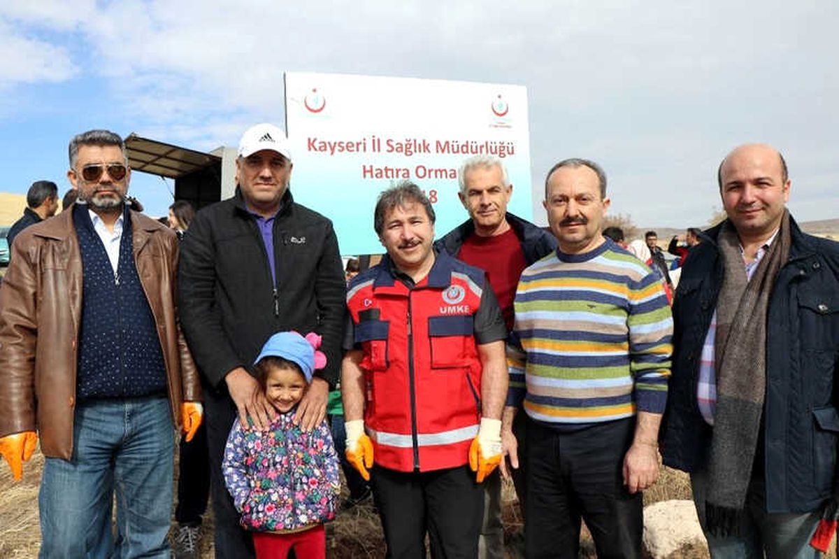 İl Sağlık Müdürlüğü Hatıra Ormanında 200 Adet Sedir Çamı Toprakla Buluştu