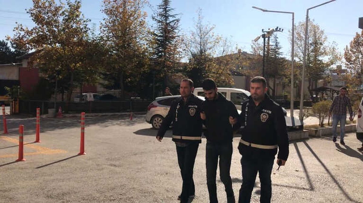 Kanal Borularını Kullanarak Hırsızlık Yapmaya Çalışırken Suçüstü Yakalandılar