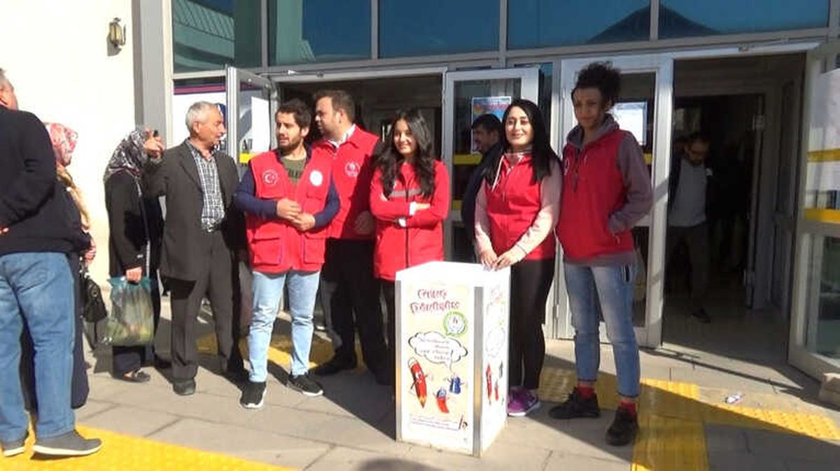KPSS Sonrası İhtiyaç Sahibi Öğrenciler Kalem ve Silgi Topladı