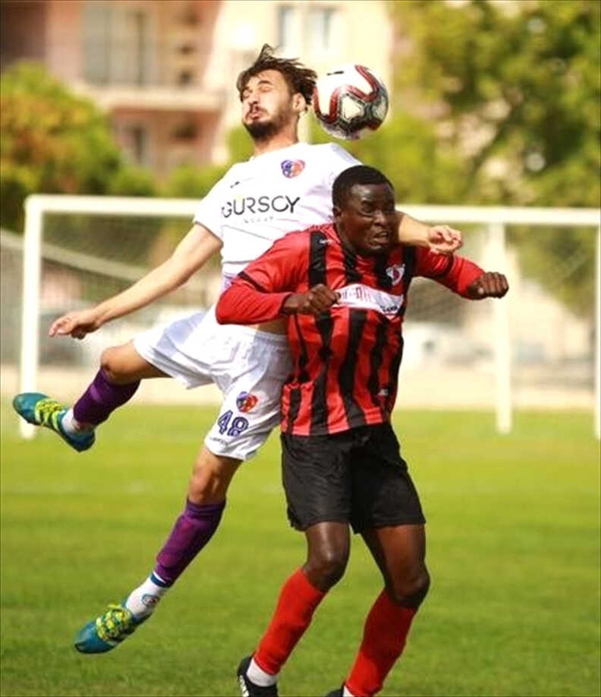 Maçta Kalp Krizi Geçiren Nijeryalı Futbolcu, Hayatını Kaybetti