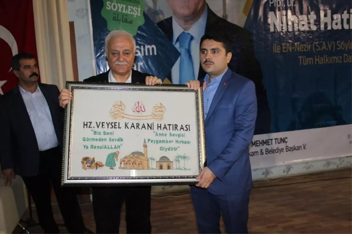 Nihat Hatipoğlu, Veysel Karani\'de Söyleşiye Katıldı