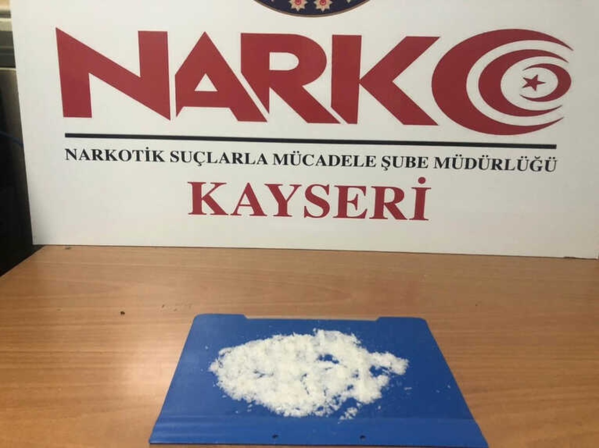 Uyuşturucu Tacirlerine Gözaltı