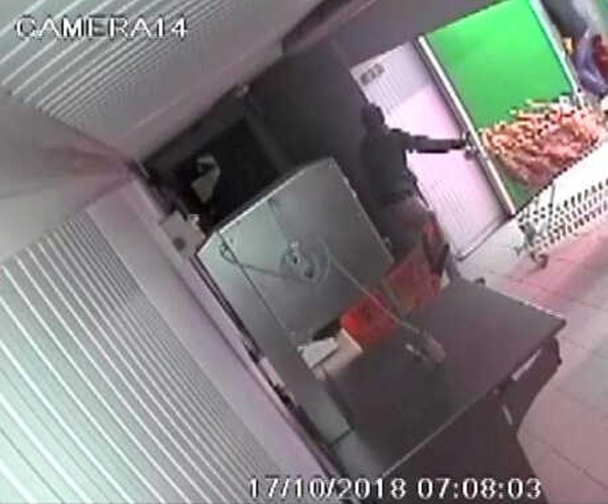 100 Bin Liralık Et Hırsızlığı Güvenlik Kamerasında